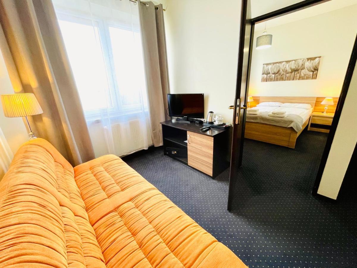 Hotel Seven 7 กาลิช ภายนอก รูปภาพ