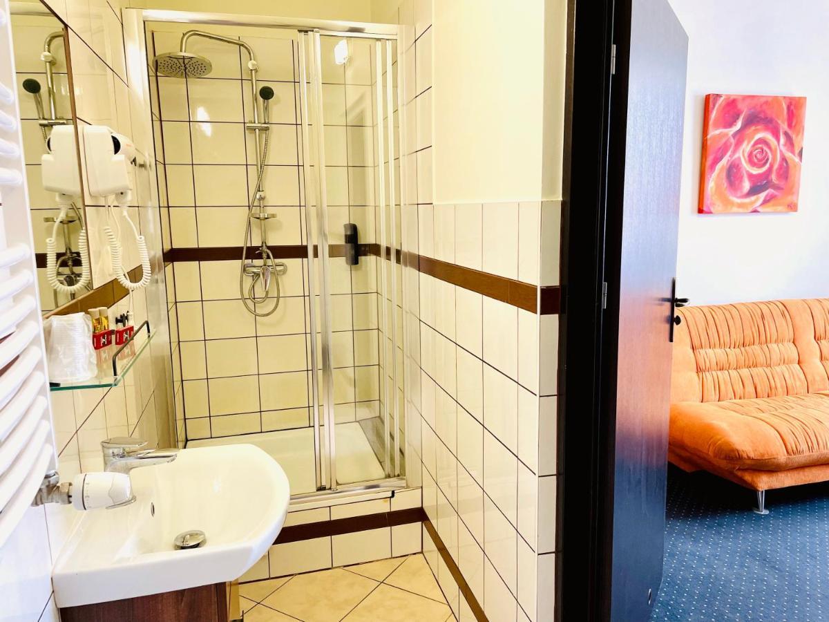 Hotel Seven 7 กาลิช ภายนอก รูปภาพ