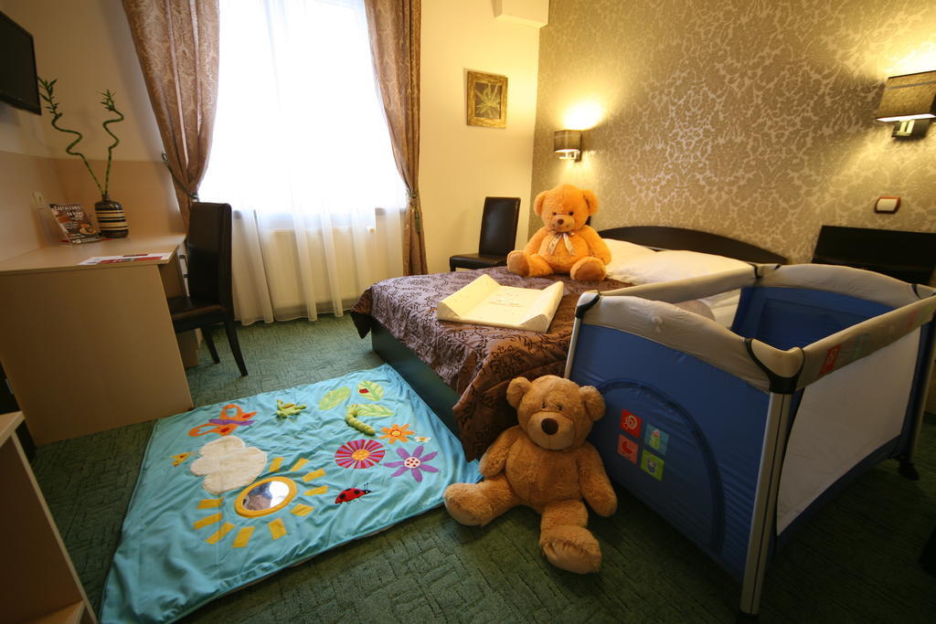 Hotel Seven 7 กาลิช ภายนอก รูปภาพ