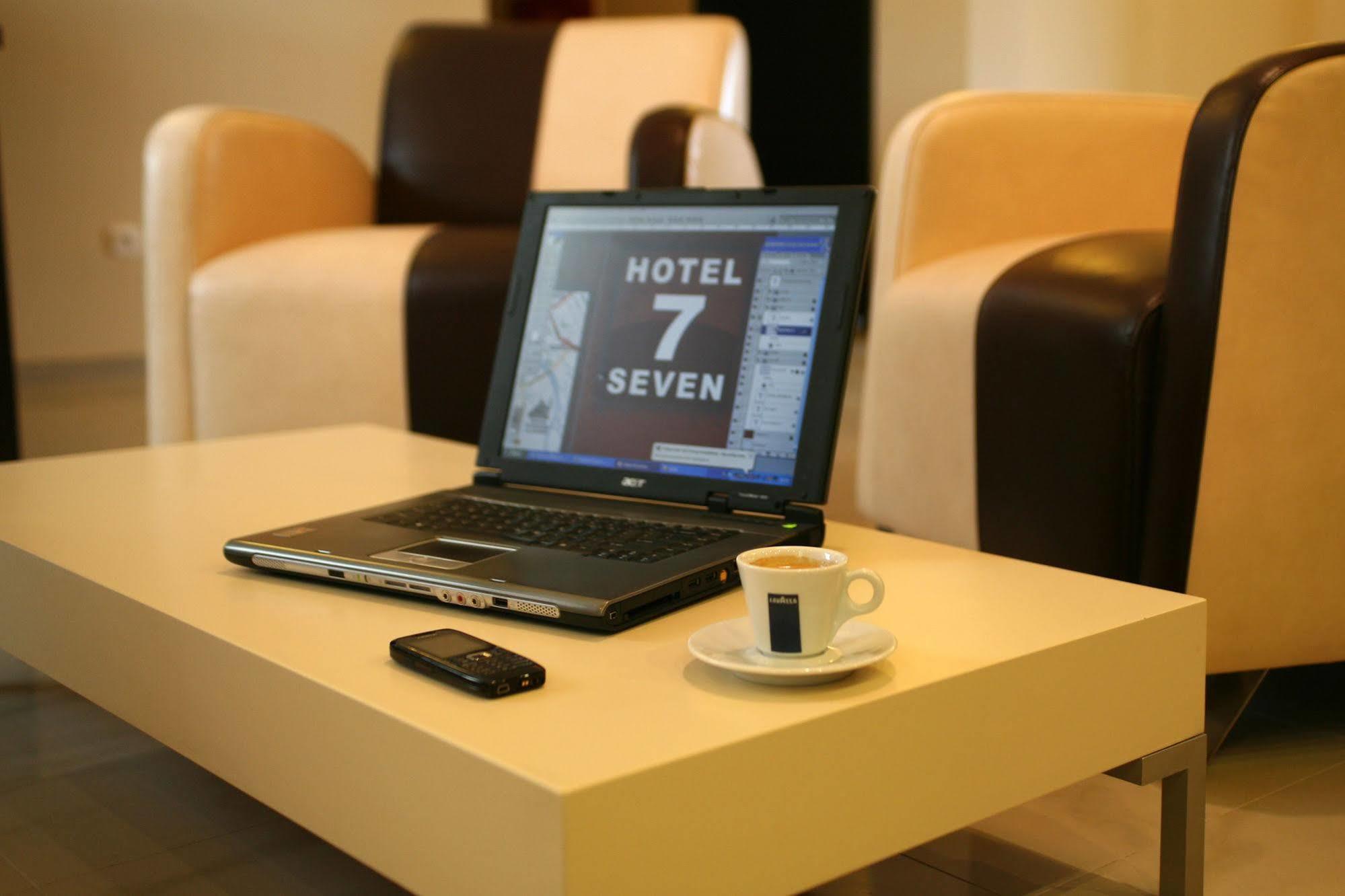 Hotel Seven 7 กาลิช ภายนอก รูปภาพ