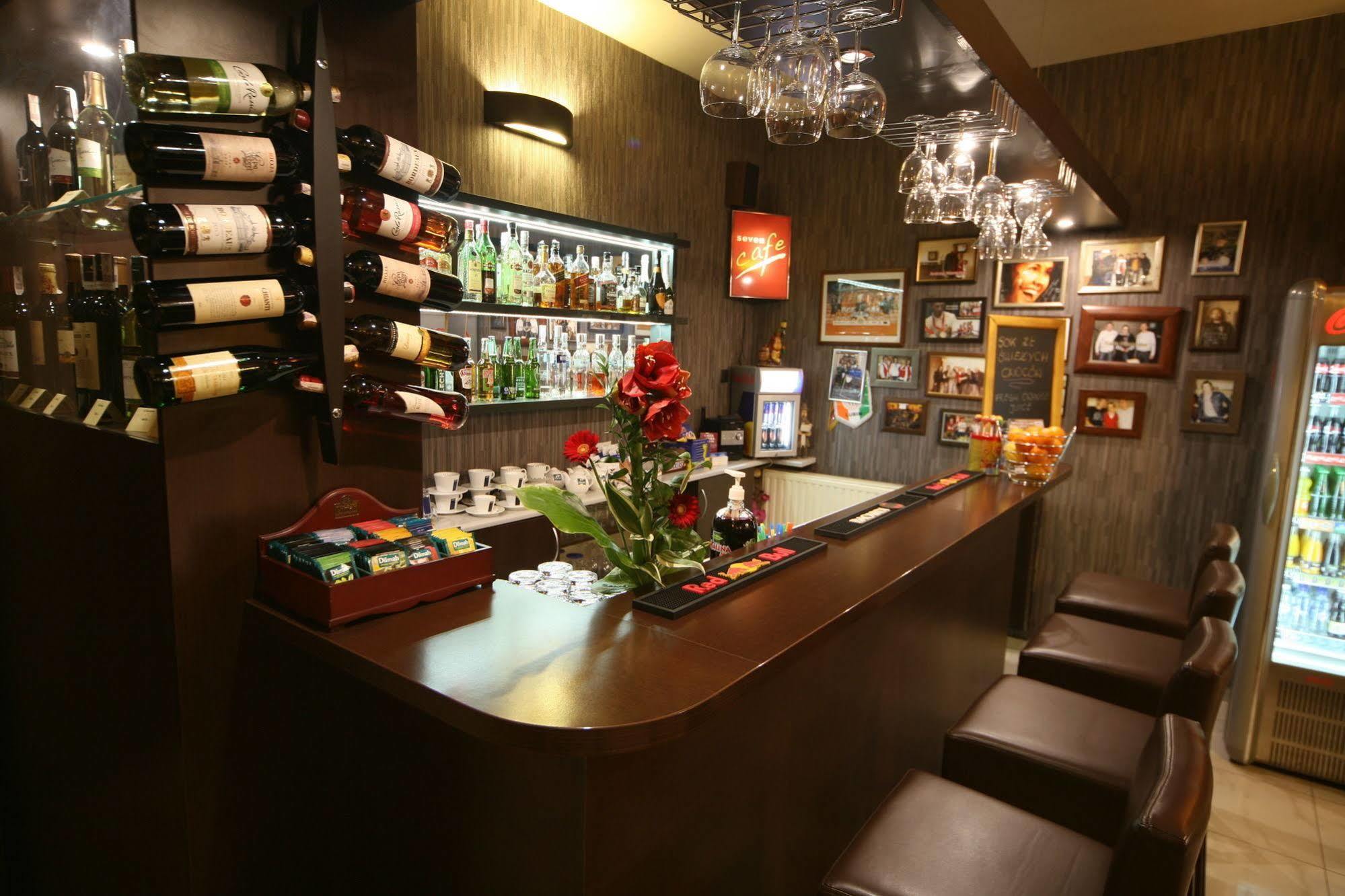 Hotel Seven 7 กาลิช ภายนอก รูปภาพ