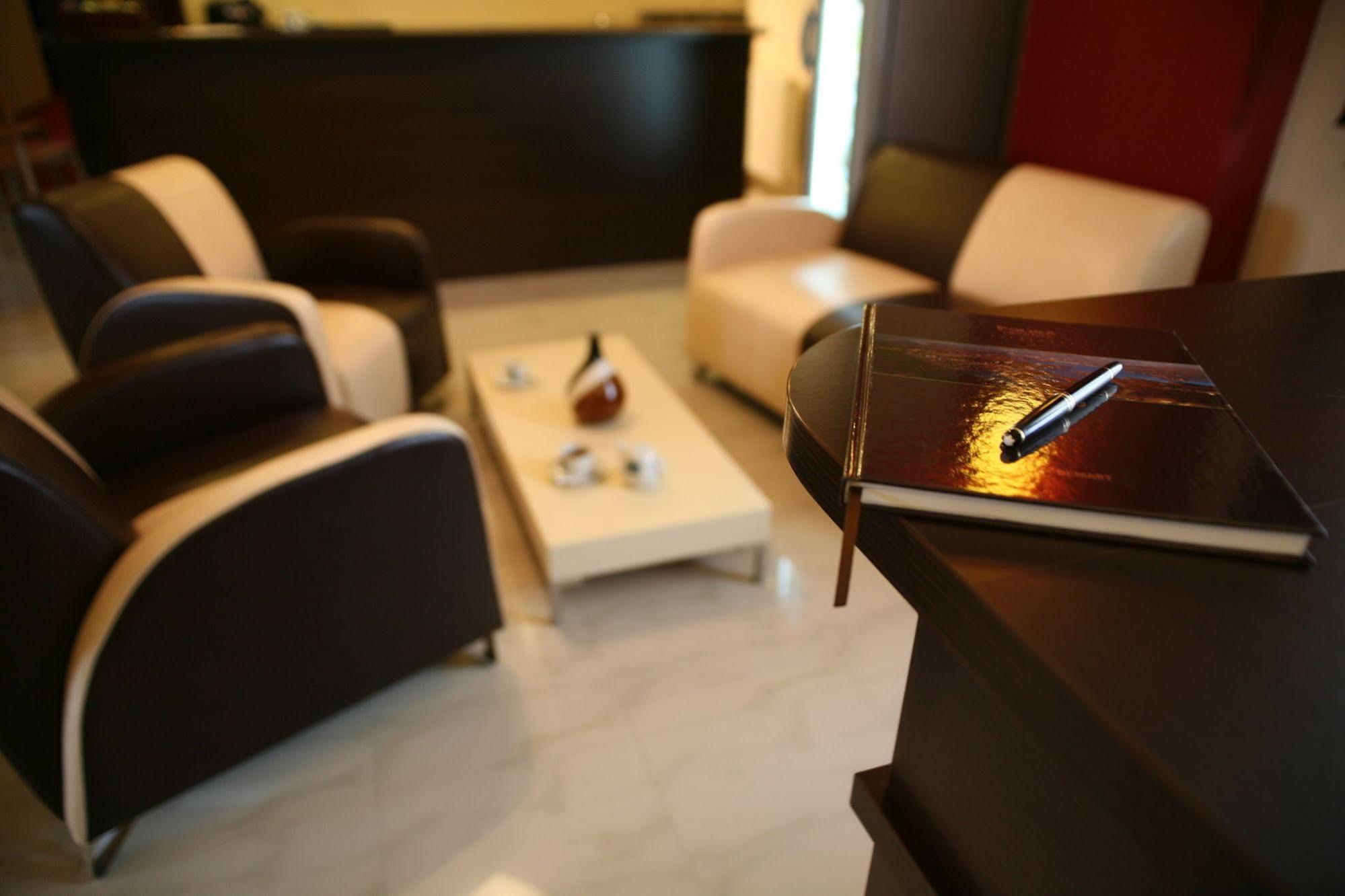 Hotel Seven 7 กาลิช ภายนอก รูปภาพ