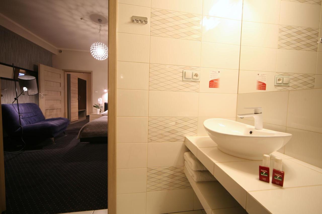 Hotel Seven 7 กาลิช ภายนอก รูปภาพ