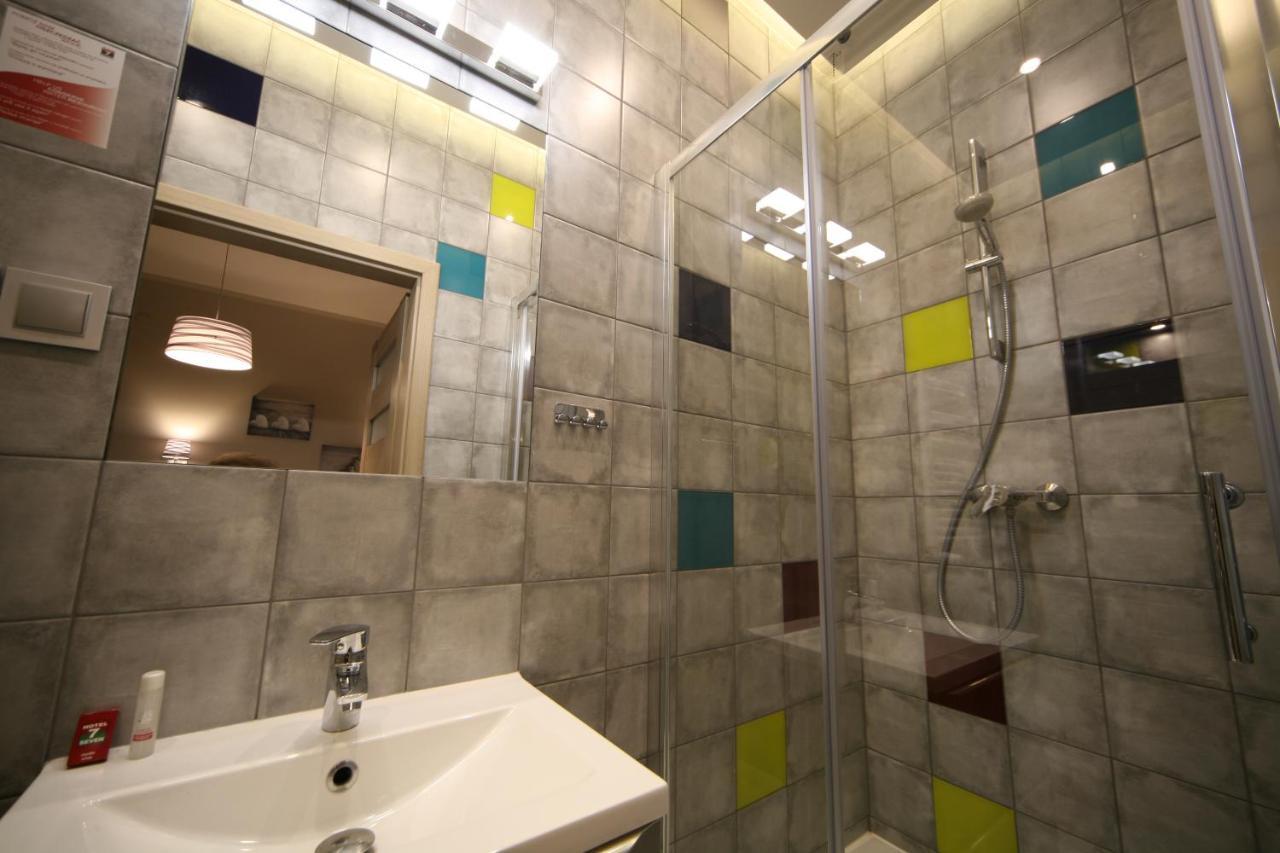 Hotel Seven 7 กาลิช ภายนอก รูปภาพ